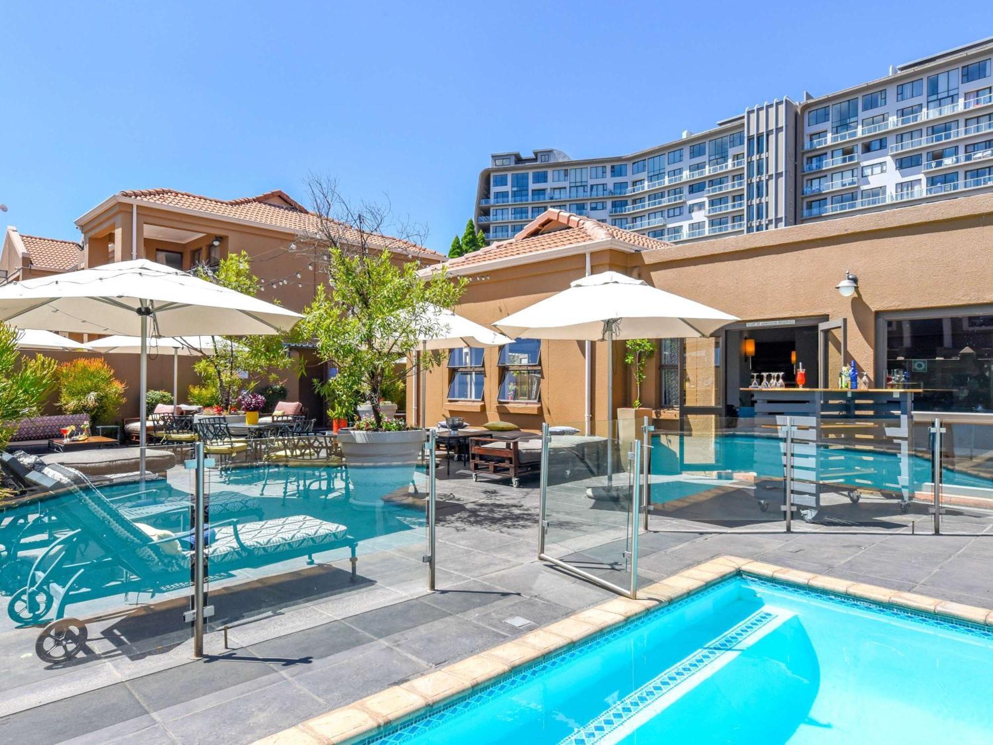 Mercure Hotel Bedfordview Johannesburg Exterior photo